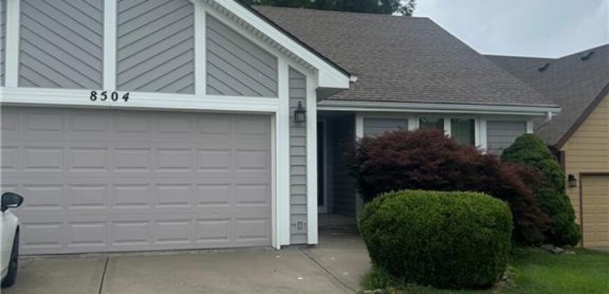 8504 NW Chatham Avenue, Kansas City, MO 64154