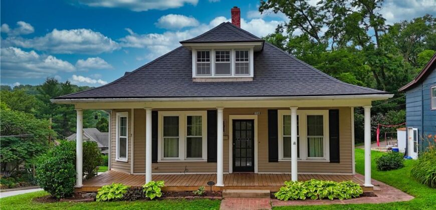 603 Walnut Street, Weston, MO 64098