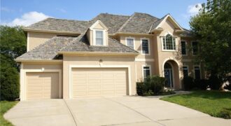 10319 N Saline Avenue, Kansas City, MO 64154