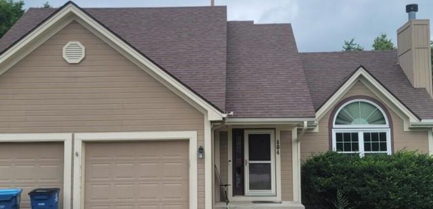 604 Hawthorne Place, Liberty, MO 64068