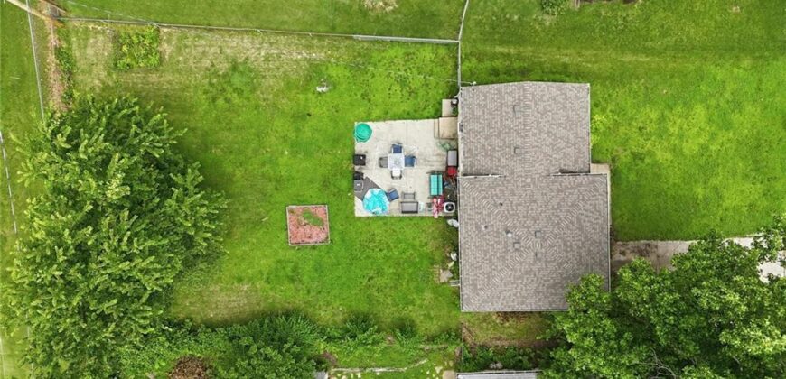 4400 NE Sunnybrook Lane, Kansas City, MO 64117
