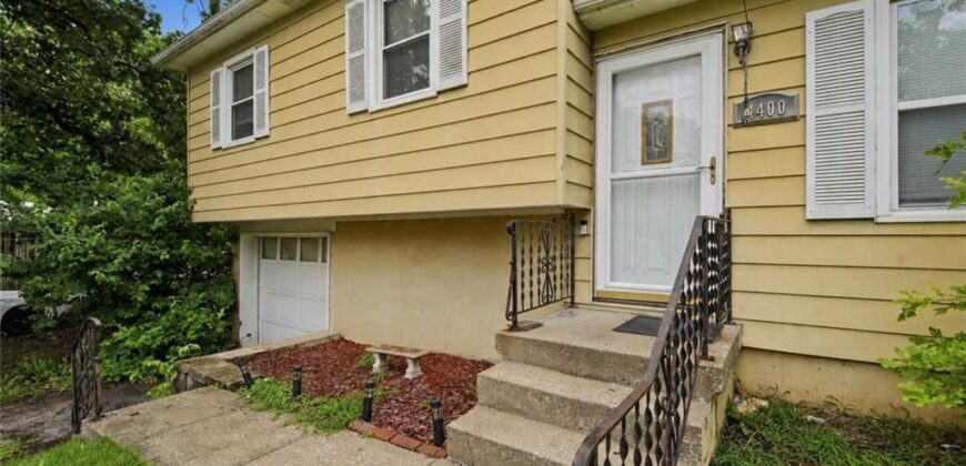 4400 NE Sunnybrook Lane, Kansas City, MO 64117