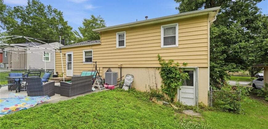 4400 NE Sunnybrook Lane, Kansas City, MO 64117