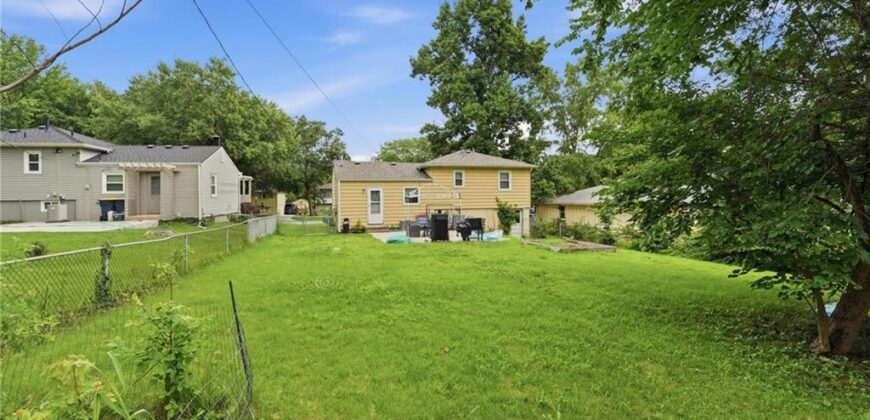 4400 NE Sunnybrook Lane, Kansas City, MO 64117