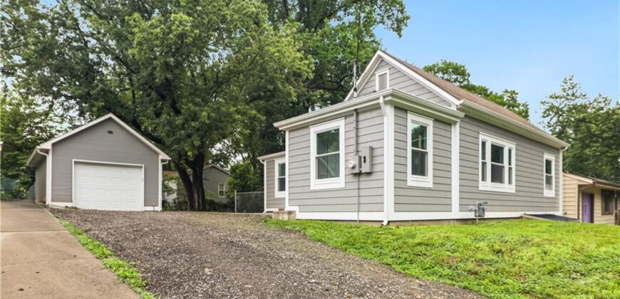 602 4th Street, Weston, MO 64098