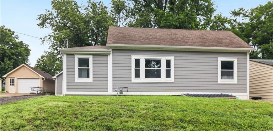 602 4th Street, Weston, MO 64098