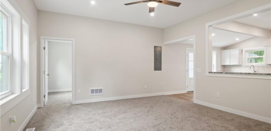 602 4th Street, Weston, MO 64098