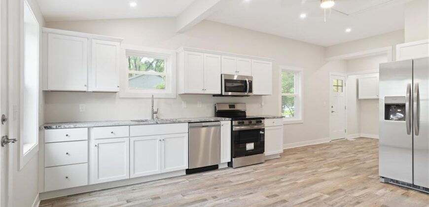 602 4th Street, Weston, MO 64098