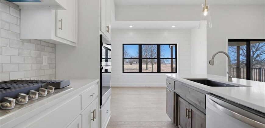 9619 Stockdale Road, Liberty, MO 64068