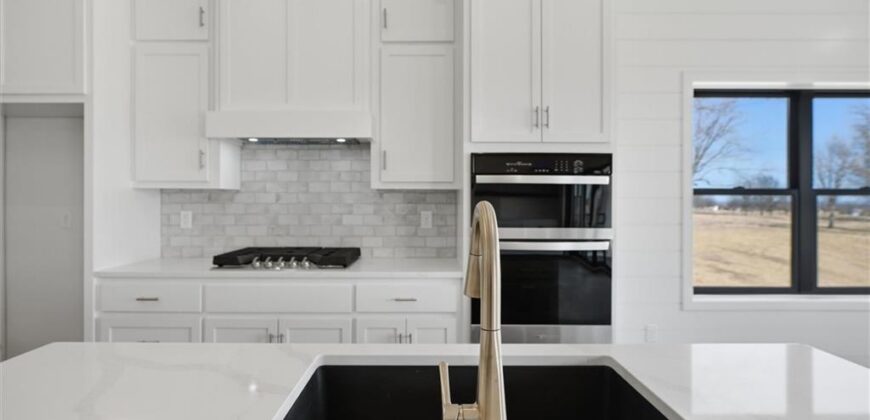 9619 Stockdale Road, Liberty, MO 64068
