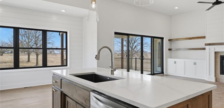 9619 Stockdale Road, Liberty, MO 64068