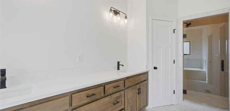9619 Stockdale Road, Liberty, MO 64068