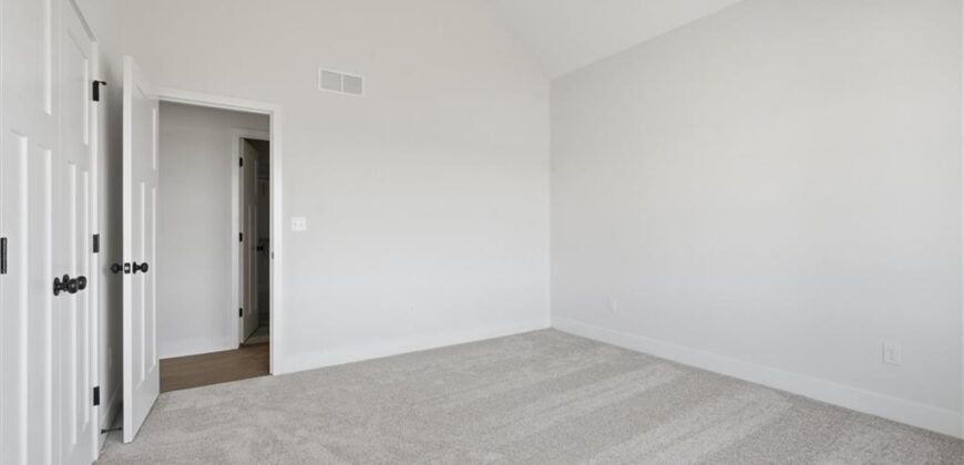 9619 Stockdale Road, Liberty, MO 64068
