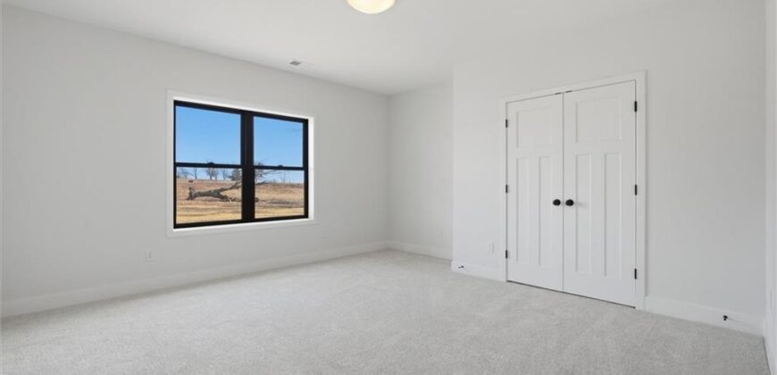 9619 Stockdale Road, Liberty, MO 64068