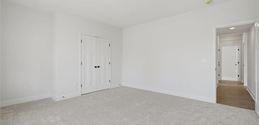 9619 Stockdale Road, Liberty, MO 64068