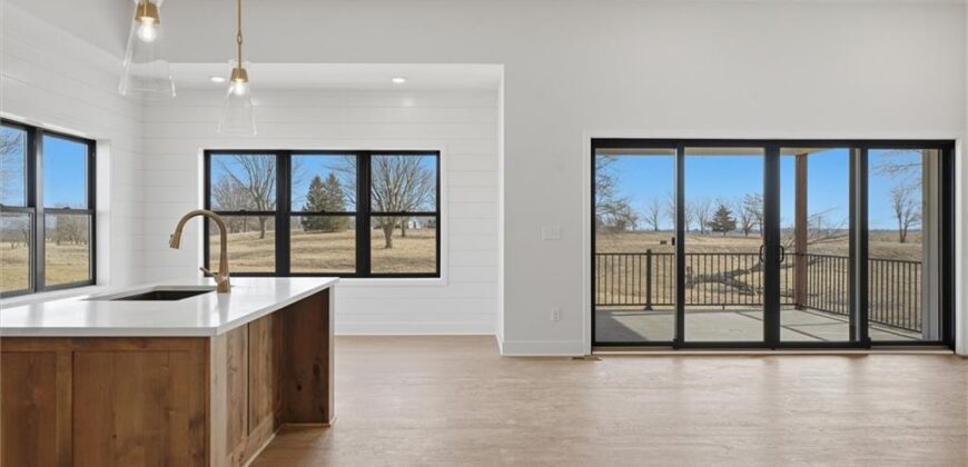 9619 Stockdale Road, Liberty, MO 64068