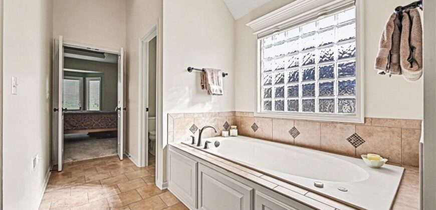 1819 NE 102nd Terrace, Kansas City, MO 64155