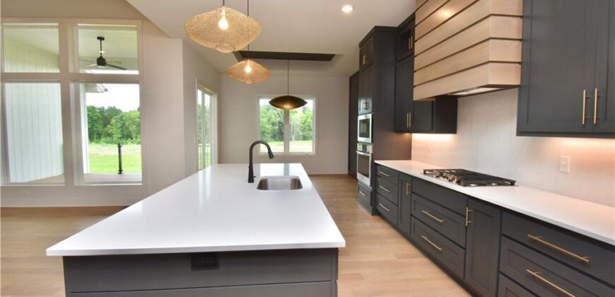 7645 N Booth Avenue, Kansas City, MO 64158
