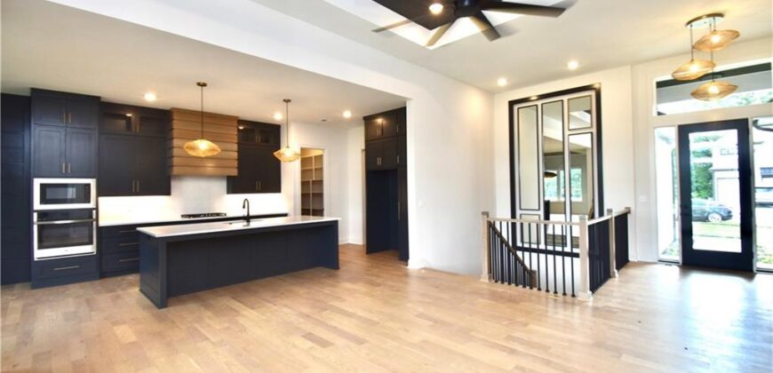 7645 N Booth Avenue, Kansas City, MO 64158