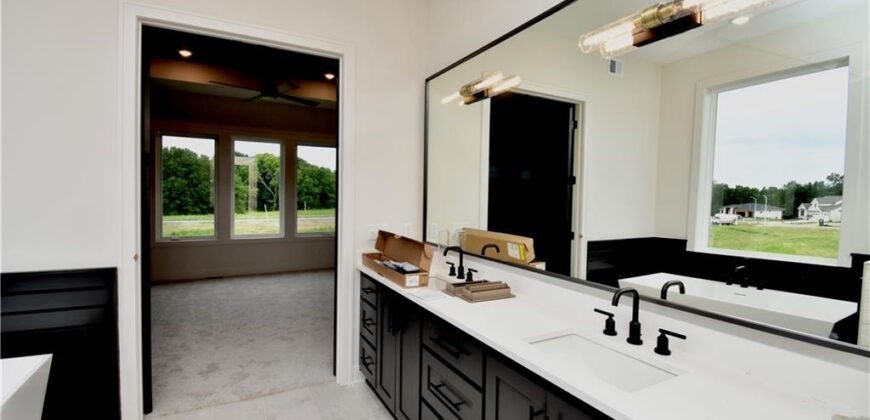 7645 N Booth Avenue, Kansas City, MO 64158