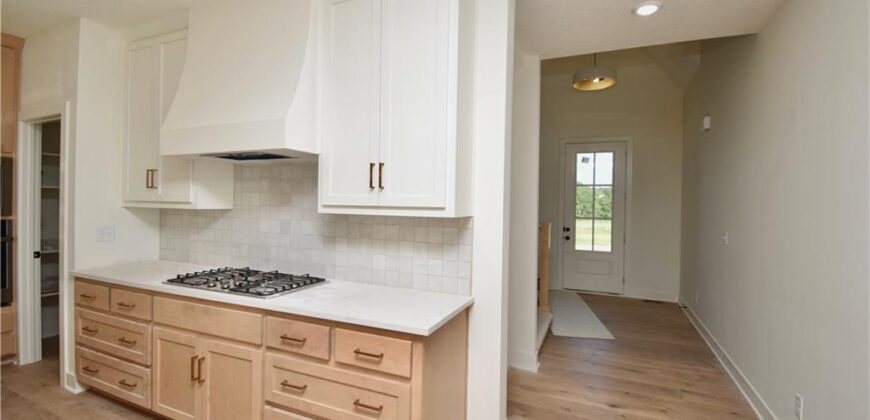 7636 N Booth Avenue, Kansas City, MO 64158