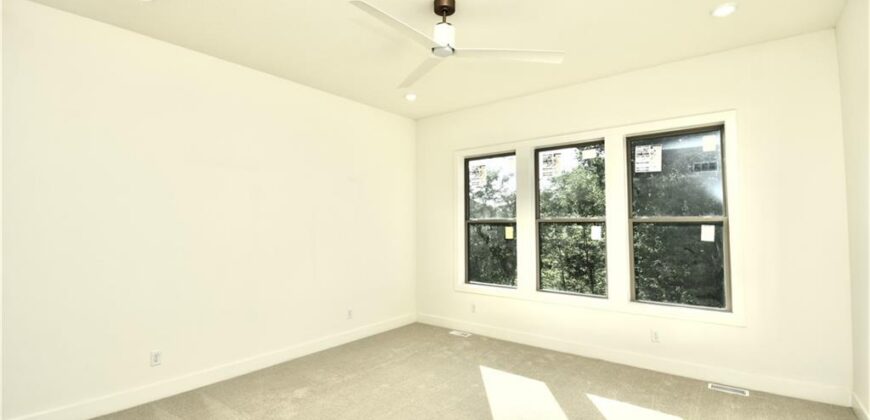 7636 N Booth Avenue, Kansas City, MO 64158