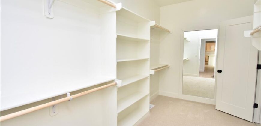 7636 N Booth Avenue, Kansas City, MO 64158