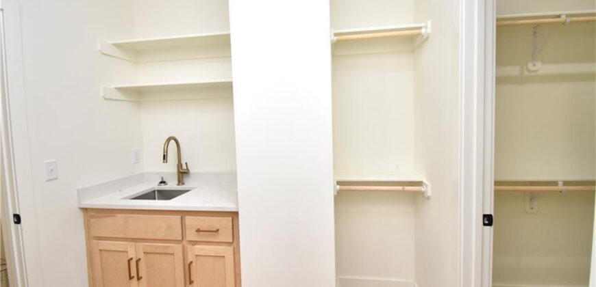 7636 N Booth Avenue, Kansas City, MO 64158