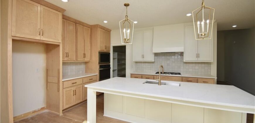7636 N Booth Avenue, Kansas City, MO 64158