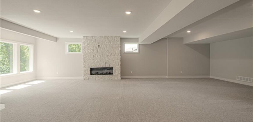 13458 Terrace Park Drive, Parkville, MO 64152