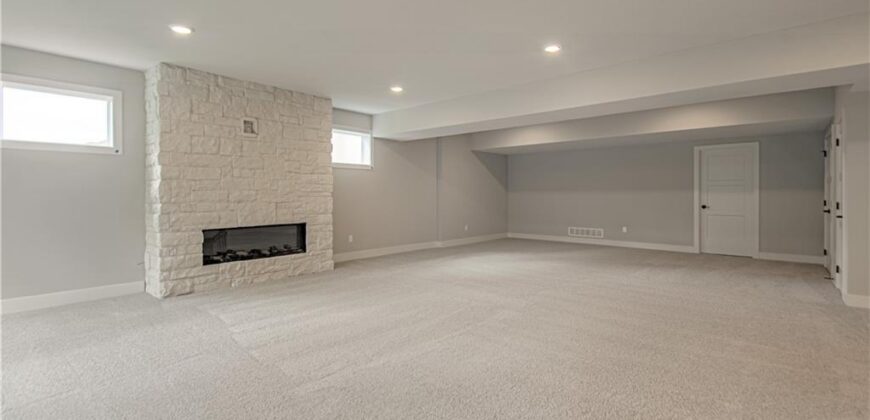 13458 Terrace Park Drive, Parkville, MO 64152
