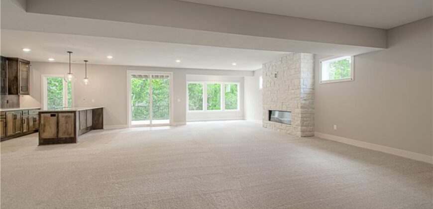 13458 Terrace Park Drive, Parkville, MO 64152