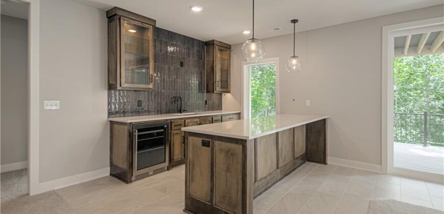 13458 Terrace Park Drive, Parkville, MO 64152