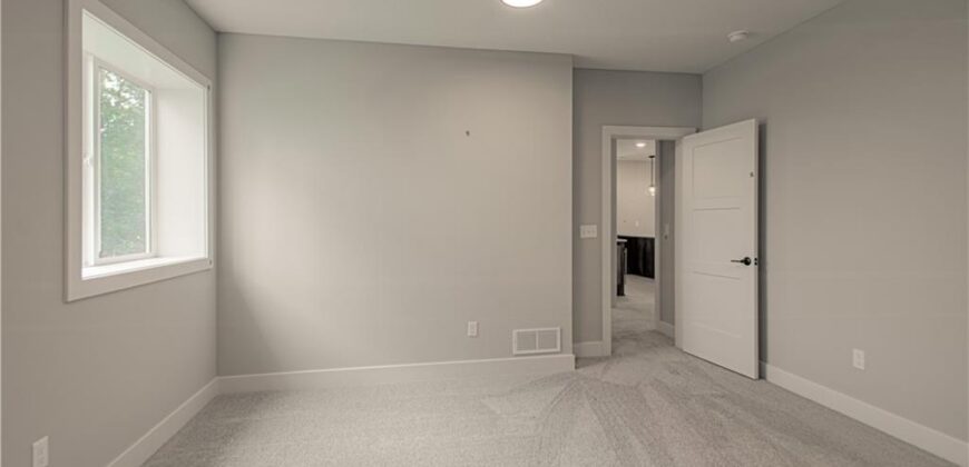 13458 Terrace Park Drive, Parkville, MO 64152