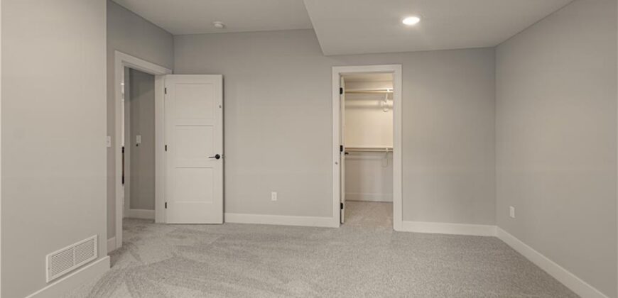 13458 Terrace Park Drive, Parkville, MO 64152