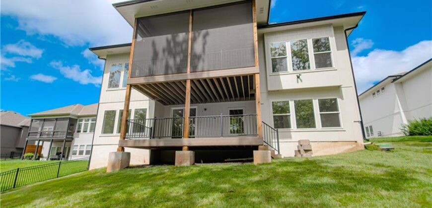 13458 Terrace Park Drive, Parkville, MO 64152
