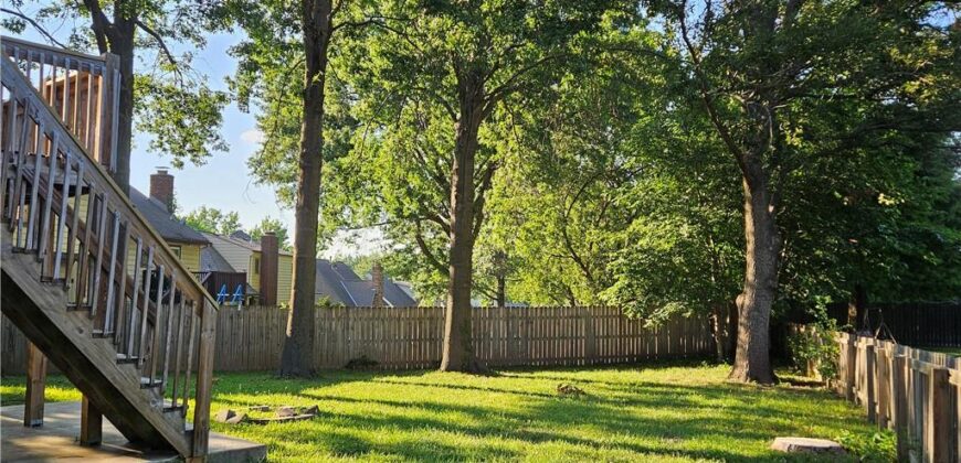 1300 NE 80th Street, Kansas City, MO 64118