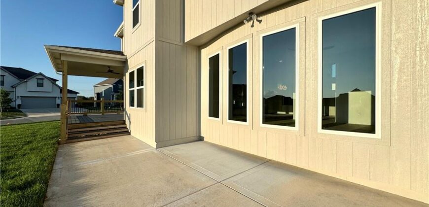 10316 N Smalley Drive, Kansas City, MO 64157