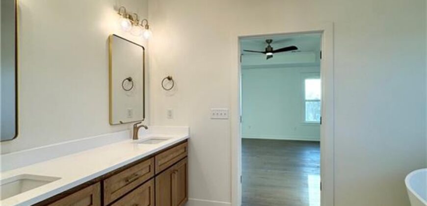 10316 N Smalley Drive, Kansas City, MO 64157