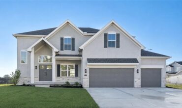 10316 N Smalley Drive, Kansas City, MO 64157