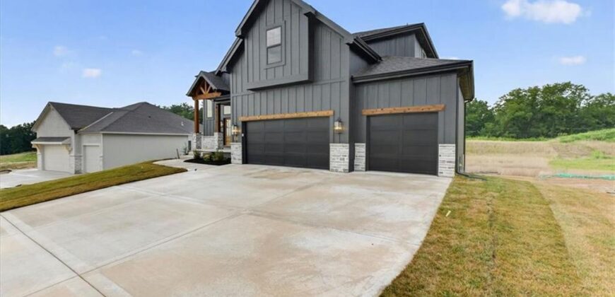 8218 NW 90TH Terrace, Kansas City, MO 64153