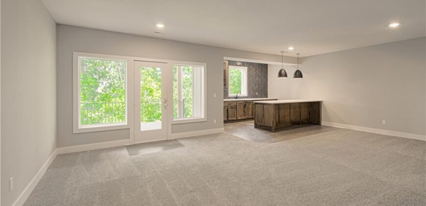4830 NW Huonker Court, Riverside, MO 64150