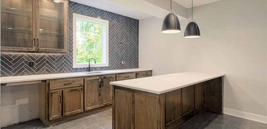 4830 NW Huonker Court, Riverside, MO 64150