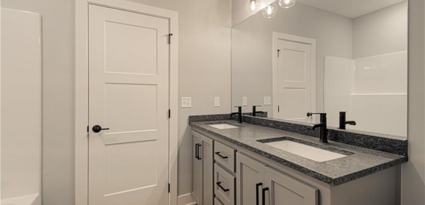 4830 NW Huonker Court, Riverside, MO 64150