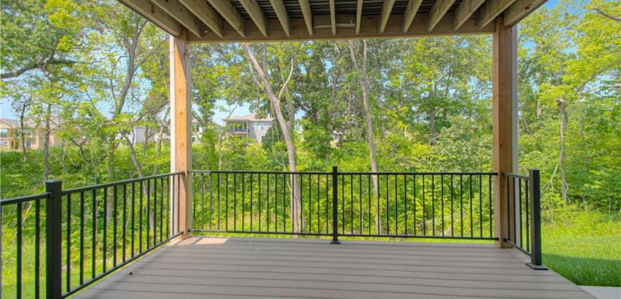 4830 NW Huonker Court, Riverside, MO 64150