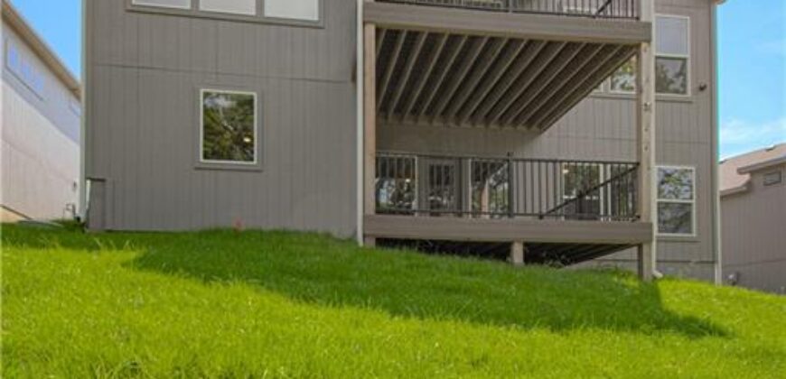 4830 NW Huonker Court, Riverside, MO 64150