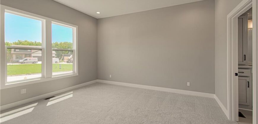 4840 NW Huonker Court, Riverside, MO 64150