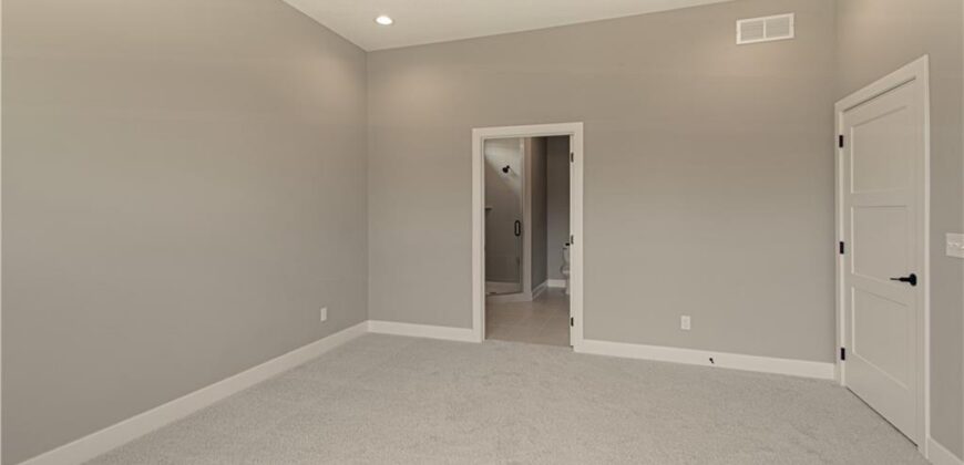 4840 NW Huonker Court, Riverside, MO 64150