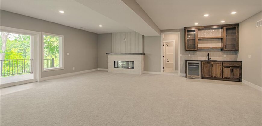 4840 NW Huonker Court, Riverside, MO 64150