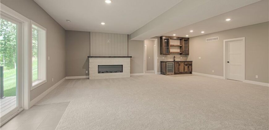 4840 NW Huonker Court, Riverside, MO 64150